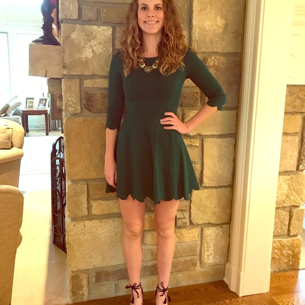 Green 3/4 sleeve scalloped dress Lulus